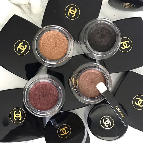 chanel ombre eyeshadow.